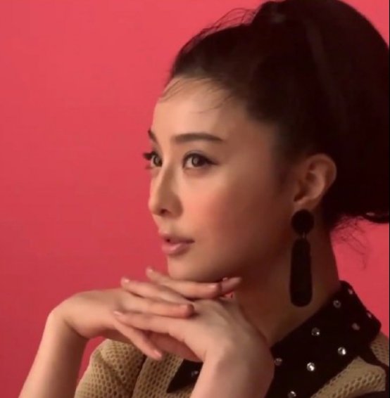  『显得』奔三的女人穿打底裤俗气,成熟女性怎么穿搭能显得优雅显气质?