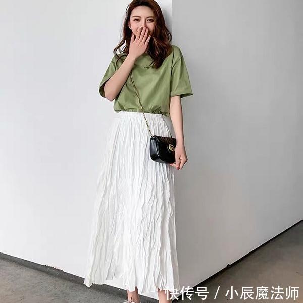 半身裙■春夏最美的半身裙穿搭示范,甜美又清新,复制粘贴学起来