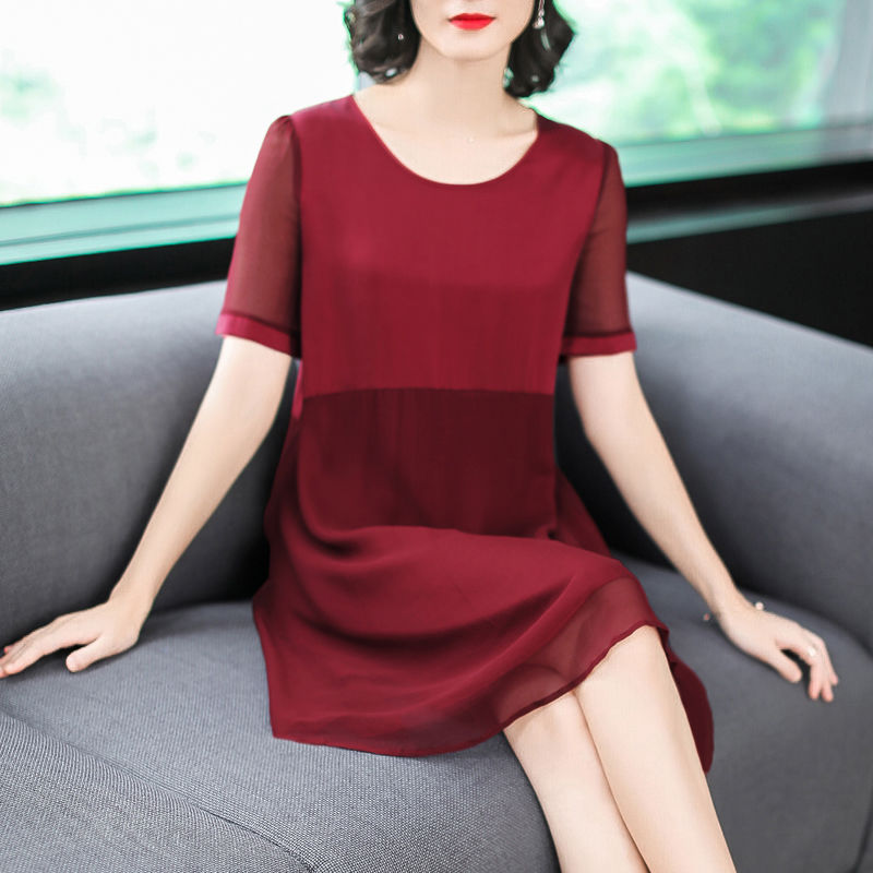 女人丰满惹人爱?瞧瞧日本女人“流氓裙”，性感妖娆有女人味