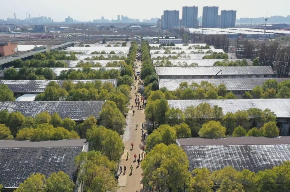  【东湖风景区】力争床等人!武汉将再建10座方舱医院 新增万余床