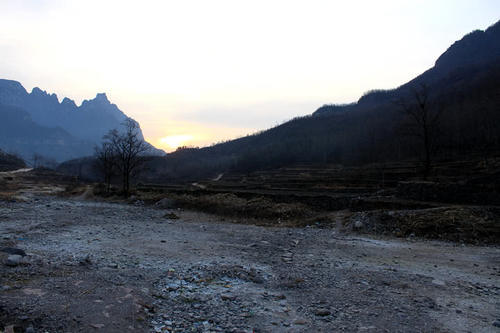 中国最委屈的城市,每年接待800万游客,却连一条高速路都没有