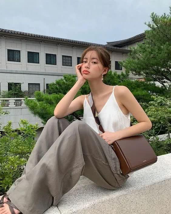  『身材比例』短上衣+高腰裤=今夏王炸组合，气质爆了！