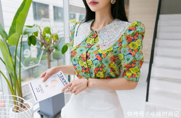 「性感」春暖花开穿件花衫,当青春遇上性感,会交织出怎么样的火花