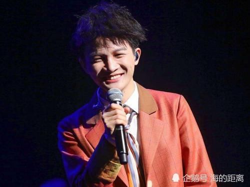  起床：周深为粉丝录制起床铃声，1秒醒脑再不担心睡回笼觉，粉丝：你值得拥有