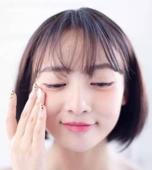  「爱心」腮红不会涂？那就毁了一张脸的妆。