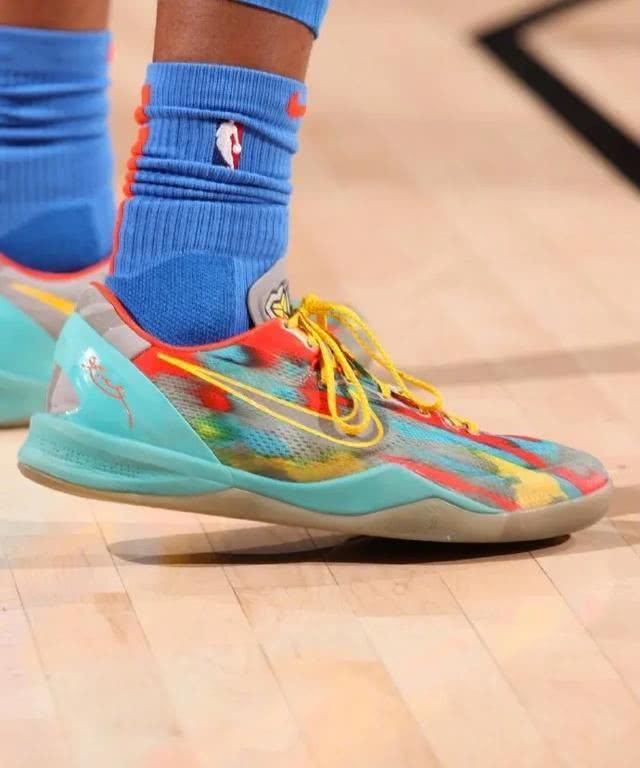  战靴@NBA球员上脚：亚历山大的球鞋，很多科比战靴和倒勾！