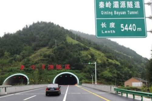  【突发状况】新手司机跑高速，牢记这几点小常识，否则可能吃大