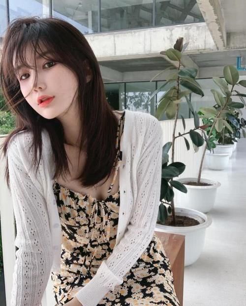  『气质』简约的高级感搭配，优雅气质女生的日常穿搭示范，减龄温柔又时尚