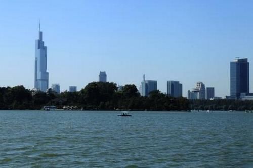 我国最美丽的车站，一出站满眼都是风景，逐渐成为当地的招牌