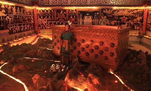 武当山长明灯600年不灭,谜底连专家都无解,却被游客一语道破