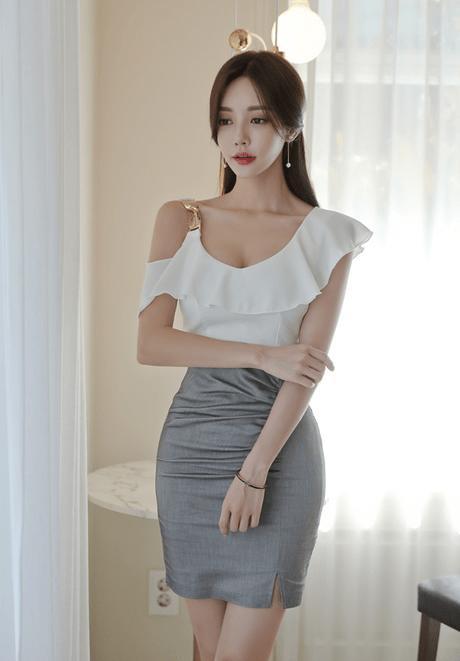 时尚美女：孙允凝雪荷叶微褶低胸包臀裙