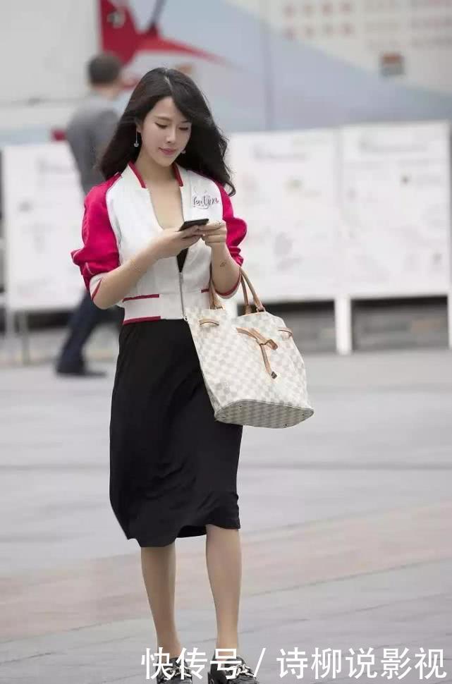 街拍美女：高雅娇美婉约可人，长腿是真的美！