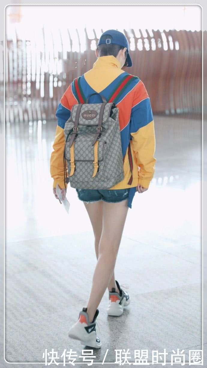 李宇春越来越放得开了！穿了条超短裤去机场，惊艳长腿真撩人！