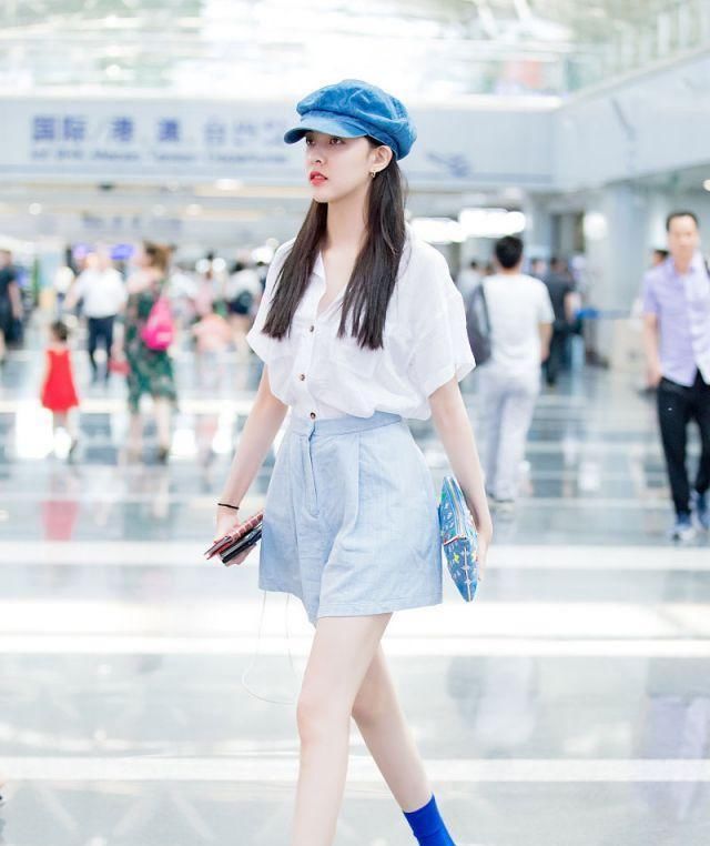 「且也更加」还在穿黑白灰?2020春夏流行色来了,早穿早美!