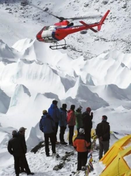 珠峰海拔高度8848米，登顶的人是怎样下来的？看完令人佩服