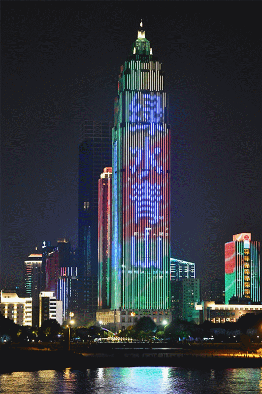 央视直播！武汉用8分钟表白祖国，太太太燃了……