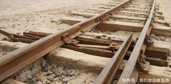 高铁和火车使用同一条轨道吗当然不是，原因有以下几点