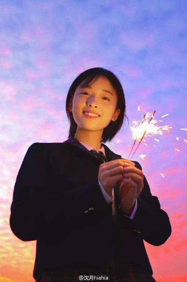 尴尬| 沈月淋雨颜值造型全崩?果然头可断发型不!能!乱!