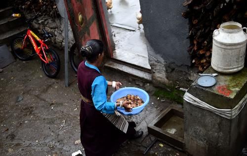 中国边境村民：明明只相隔4米，对岸的中国长什么样？