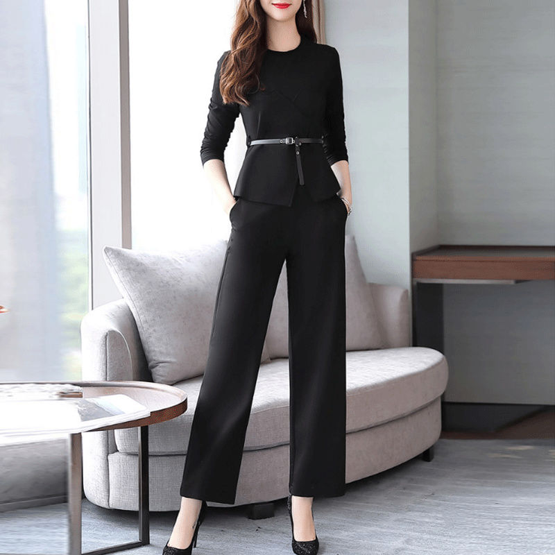 太美了!难怪妈妈不穿裙，穿上新出炉的气质套装，美的不像中年人