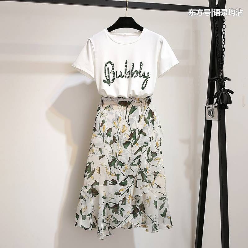 老婆刚买的一批“晚晚风”套装，看上去不以为然，一件上身美爆了