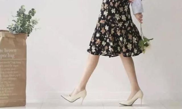 据说第3种脚型的女人最美，你是哪一种?