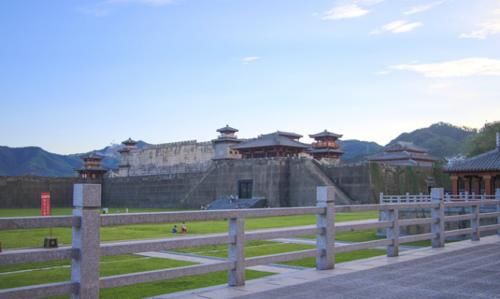  高铁@中国这个地方小镇，不仅拥有机场，还将坐拥高铁，是你家乡