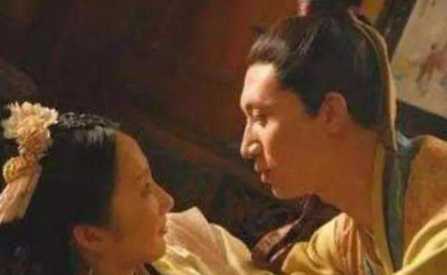 不好当,若是身体不行,根本就过不了试婚丫鬟