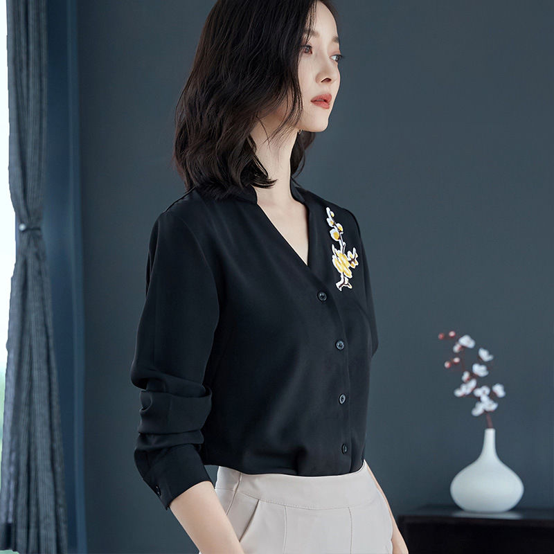 老婆去北方出差回来，就把旧裙子都扔了，穿上这些，别说还真洋气