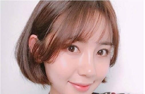  『女生』没剪过短发的女生没资格说不好看，剪完知性短发，眼睛都看直了