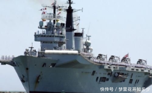  「低调」凌晨时分，英方航母低调返回母港，民众记录罕见画面