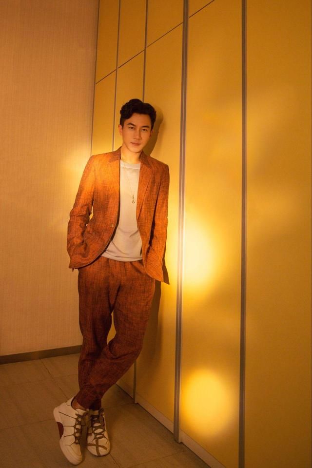 看刘恺威先森的穿搭，就问你们有么有，想要剁手滴