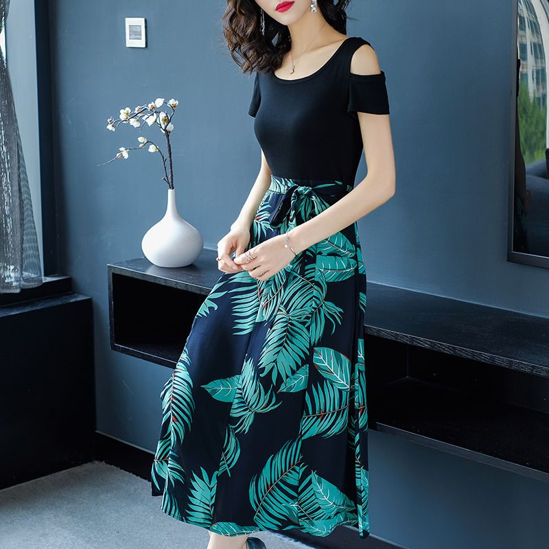 谁说女人太丰满了不美，看女人穿的“大摆裙”，高挑性感有韵味