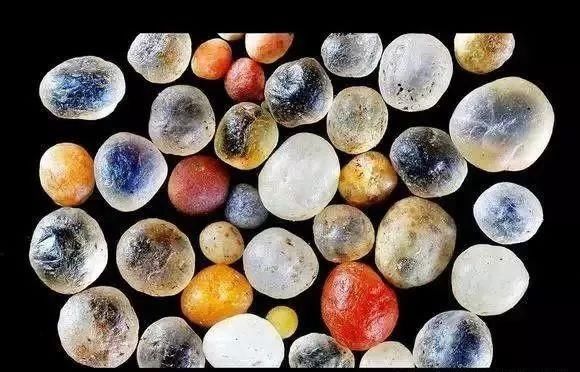 普通沙子放大300倍后是怎么样的?美丽的让人怀疑!