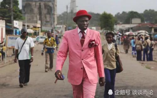 宁可饿肚子，捡垃圾也要穿的光鲜亮丽，非洲这个国家真有意思