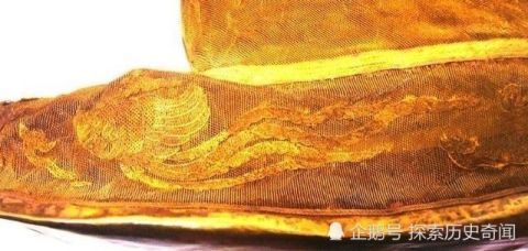  一砖一瓦■都说盗墓贼不放过“一砖一瓦”，为何1971年还能挖掘出34亿寿衣？