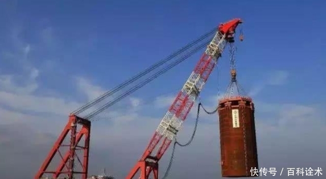  #我国#大海如此深，跨海大桥的桥墩是如何打下去的？看完佩服我