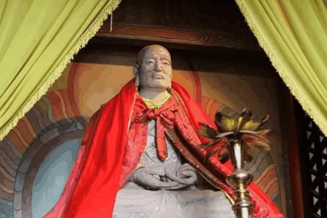 中国最神秘的寺庙:15座“肉身坐佛”藏在庙中,专家确认为真身