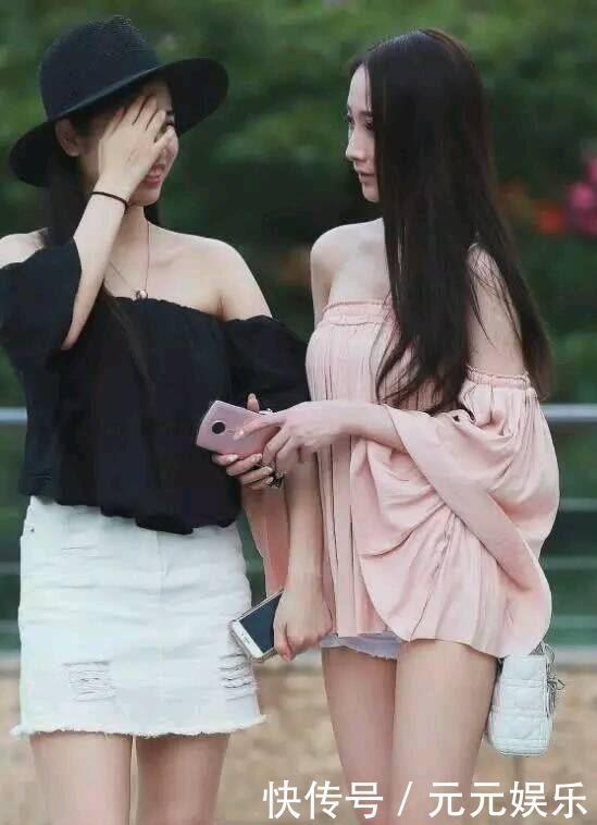 街拍！美女真会穿搭，穿上迷你连衣裙，打造纤纤大长腿几乎无敌！