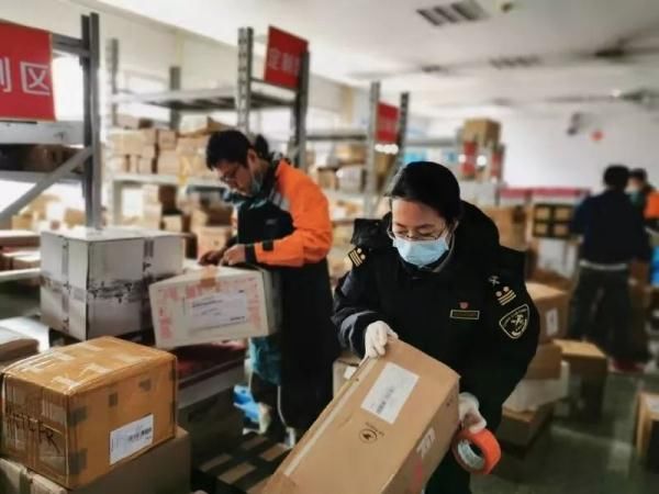 私人邮寄口罩被海关征用?假的!,辟谣