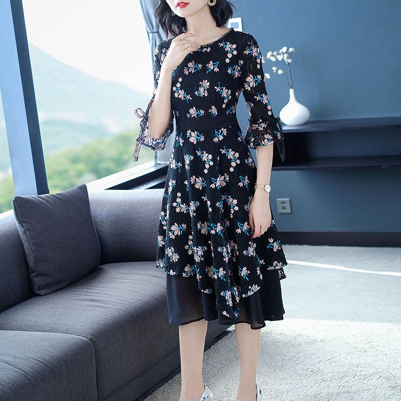 新出的秋装连衣裙，释放女性魅力，不止一点点的好看