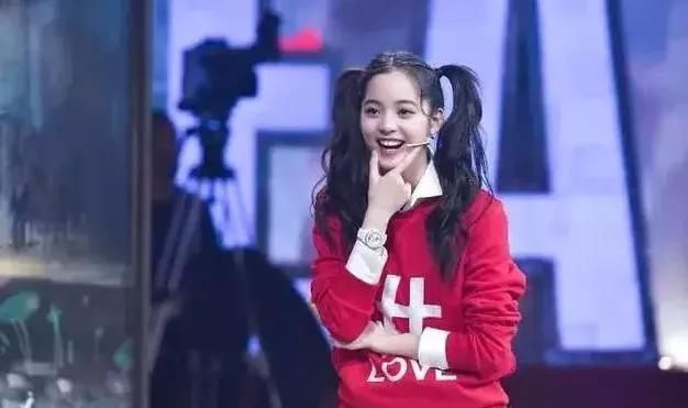 杨幂、热巴都中了这款减龄发型的毒，她们跟风扎萌翻了整个宇宙!