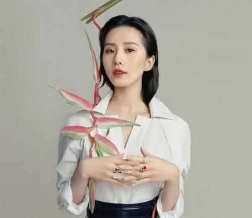  [刘诗诗]“口红叠涂”就该先涂浅色后涂深色？原来这么多年一直做错了