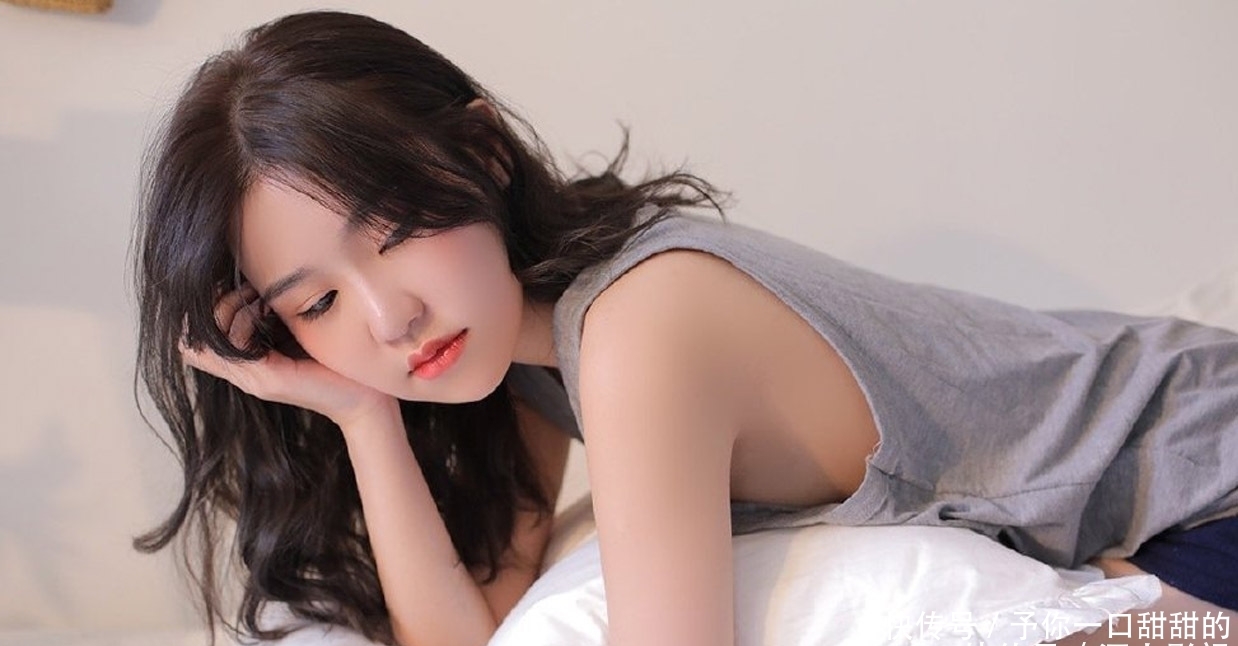 写真■背心热裤美女长腿撩人私房写真