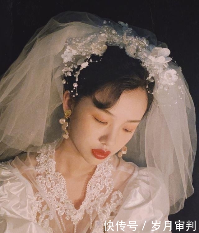 婚纱照:阿沁与刘阳分手90天后,首次晒出婚纱照,难道是好事将近吗?