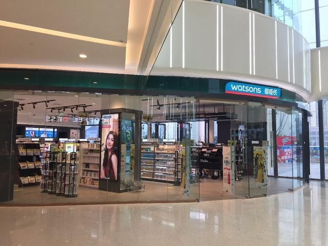 有一种神奇医用眼膏，120秒消眼袋，效果不输玻尿酸