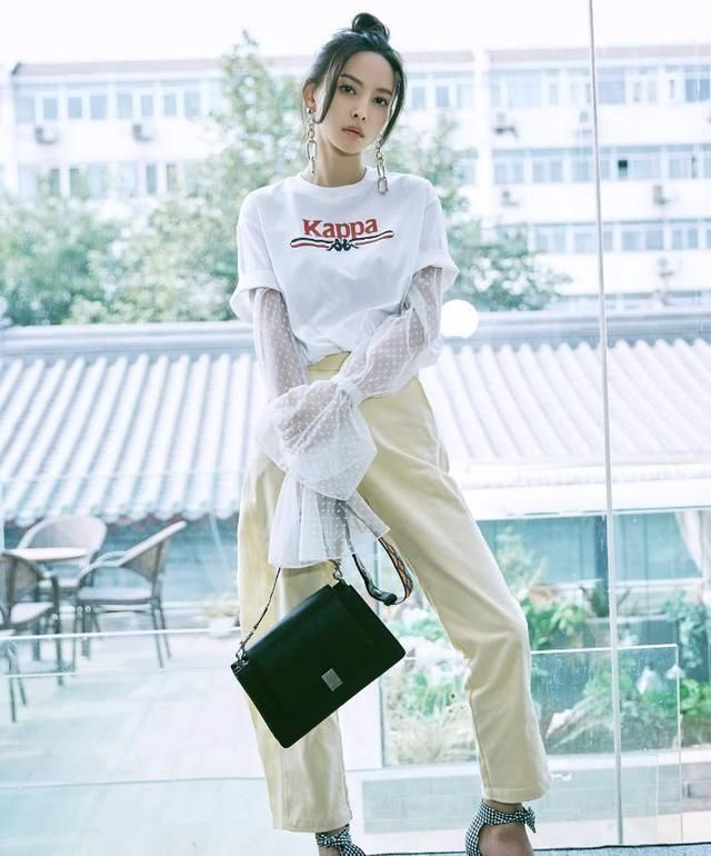 有一种耳环叫于文文的耳环，别人都不敢尝试，网友:你这是锁吧!