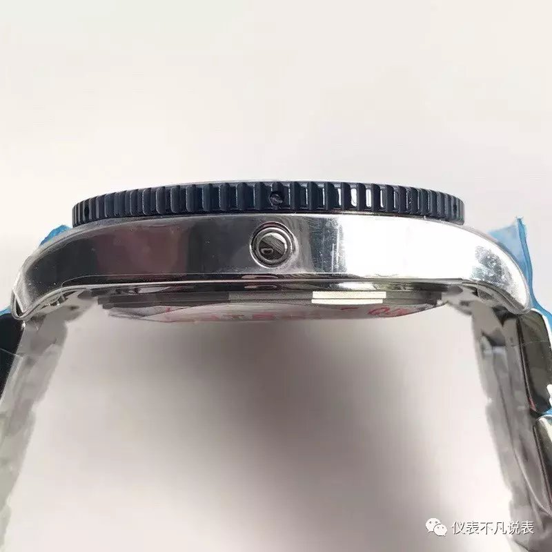  『mm』GF百年灵全新超级海洋44mm特别版腕表