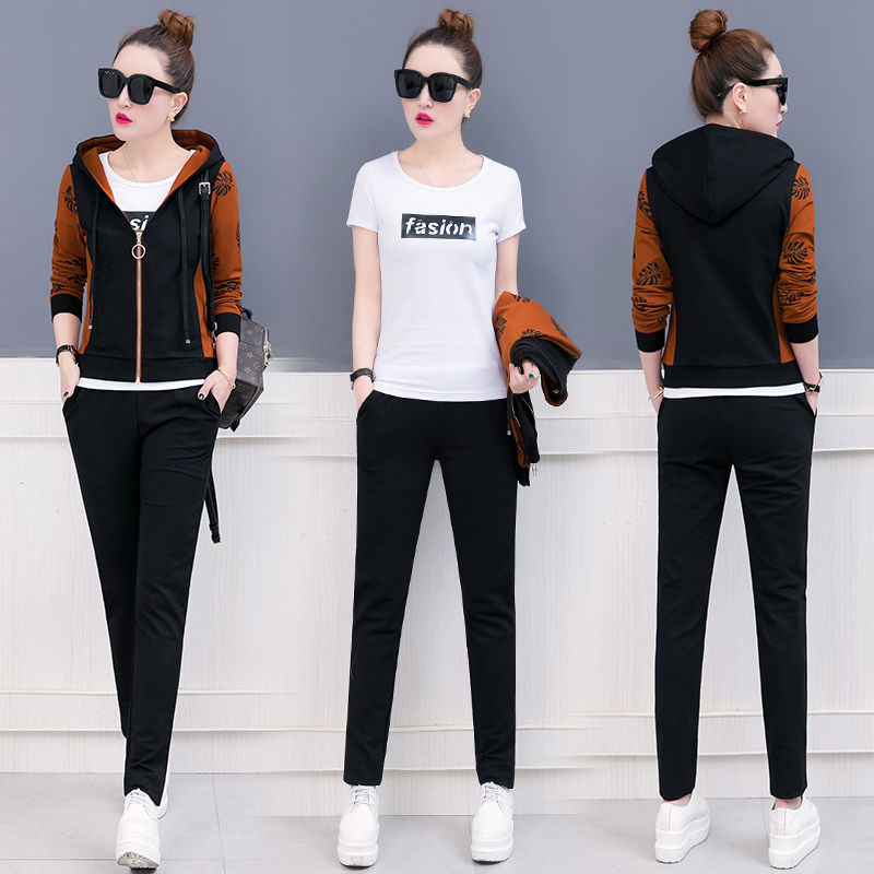 入秋后，一激动把连衣裙全扔了!穿上新款套装，老公直呼好看