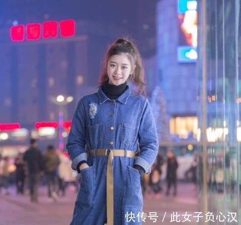  「牛仔裤」成都街拍能把牛仔裤穿进过膝靴的小姐姐，真的是羡慕死人！